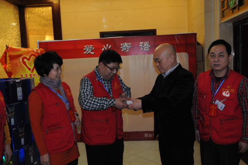 2015年2月6日昊晨爱心之夜义卖晚会2.JPG