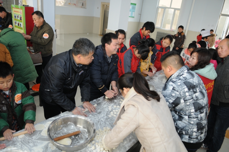 2015年12月20日走进特教学校包饺子迎冬至5.JPG