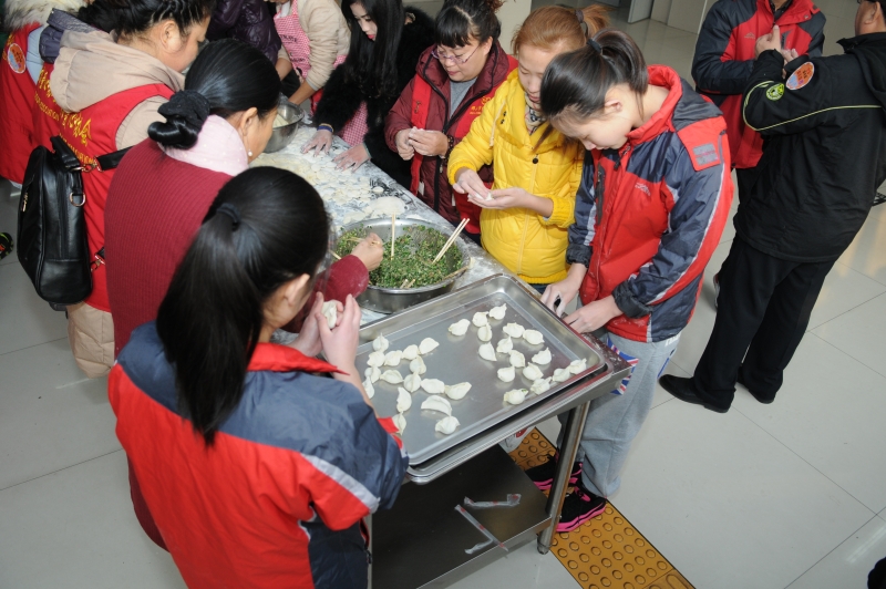 2015年12月20日走进特教学校包饺子迎冬至6.JPG