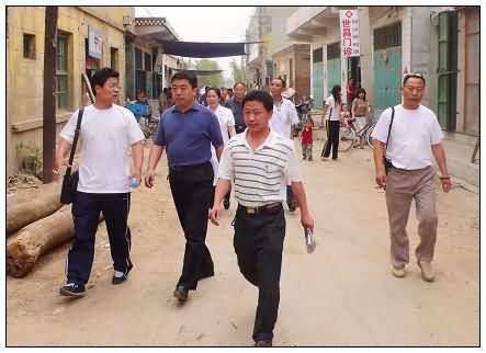 下车后，前往小壮壮家