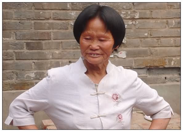 壮壮的养母，慈善可敬的老人