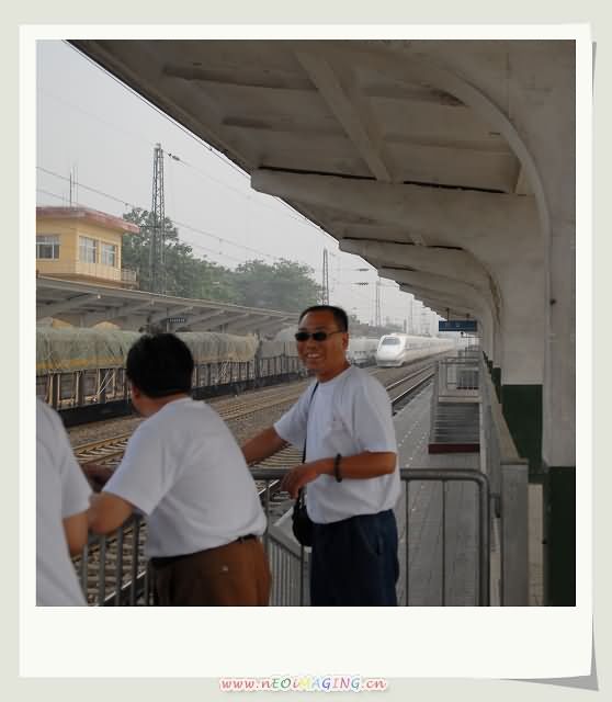 开走了，笑也没用