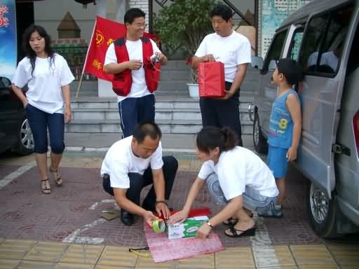 自己动手，制作义卖捐款箱.JPG