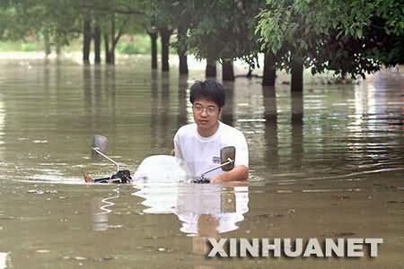 重庆：洪灾损失升至27亿 库区灾情加重