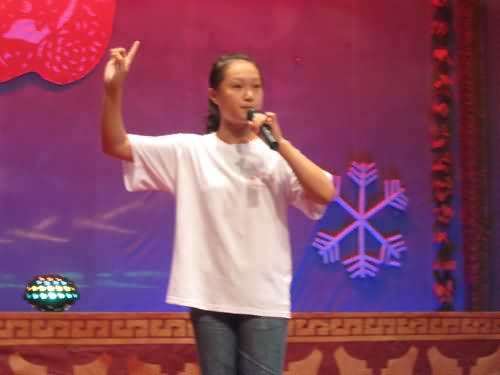 未来的名角——北京戏曲艺术职业学院学生张琬玉表演《都有一颗红亮的心》