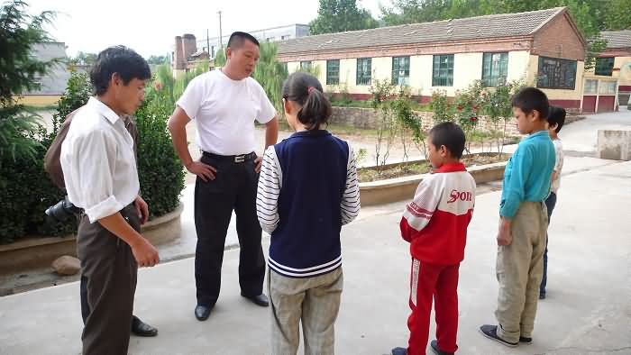 鼓励孩子们努力学习，争做三好学生