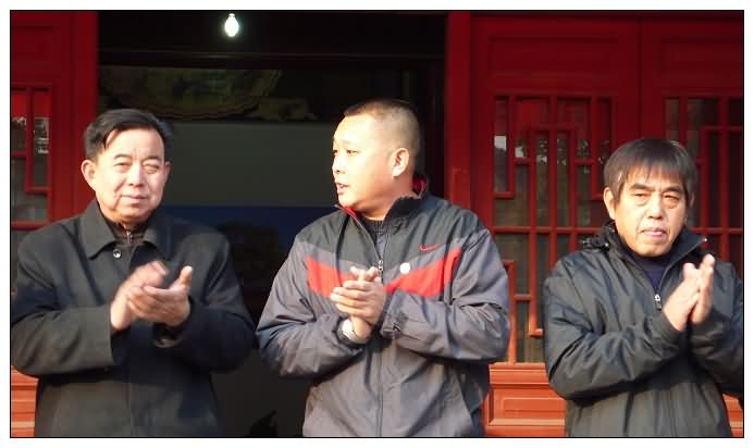 代表爱心网感谢爱心企业的无私奉献