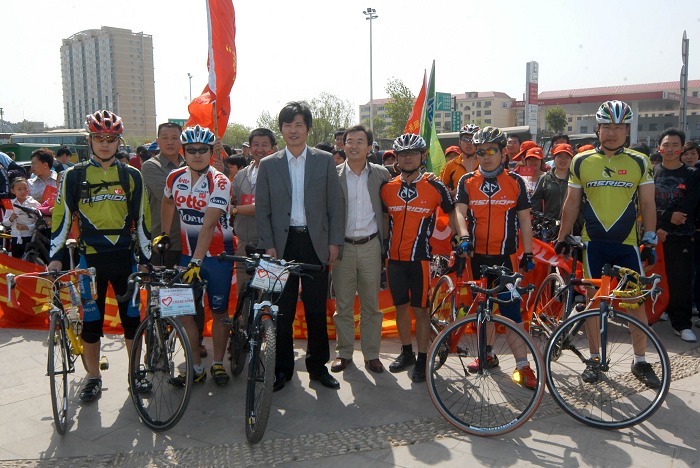 4.爱心传递邢台——石家庄交接.jpg